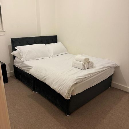 Spacious 2 Bedrooms Apartment In Stratford Londra Esterno foto