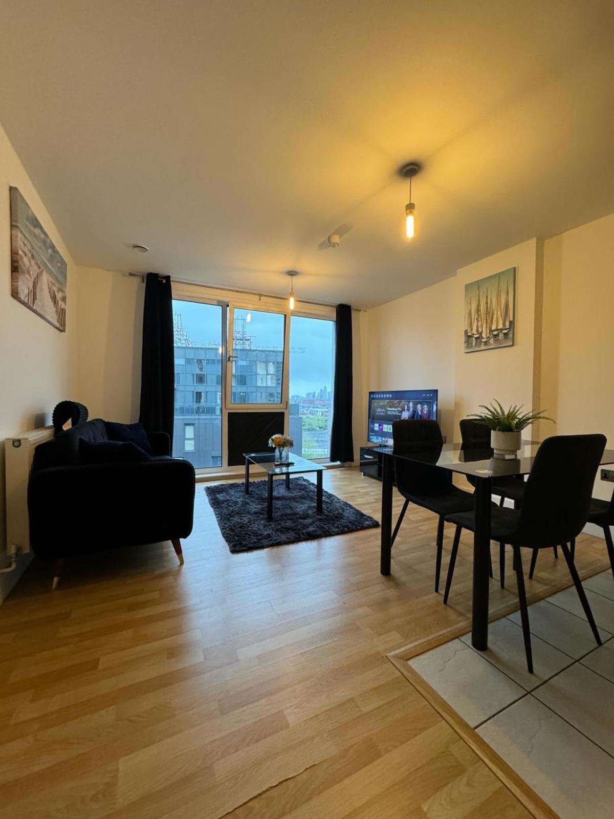 Spacious 2 Bedrooms Apartment In Stratford Londra Esterno foto