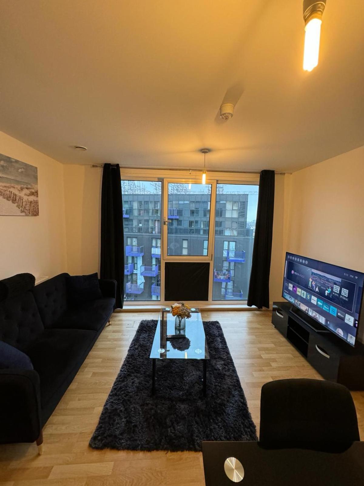 Spacious 2 Bedrooms Apartment In Stratford Londra Esterno foto