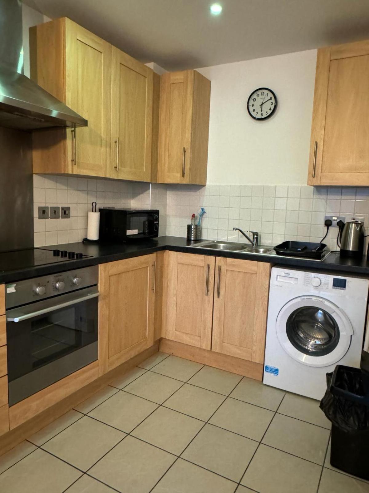 Spacious 2 Bedrooms Apartment In Stratford Londra Esterno foto