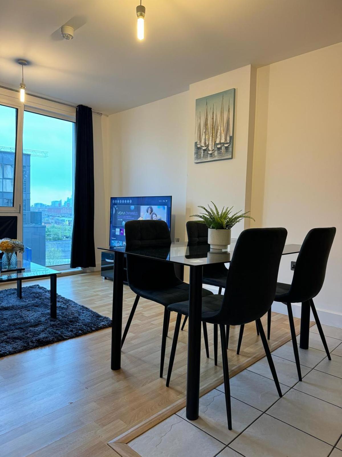 Spacious 2 Bedrooms Apartment In Stratford Londra Esterno foto