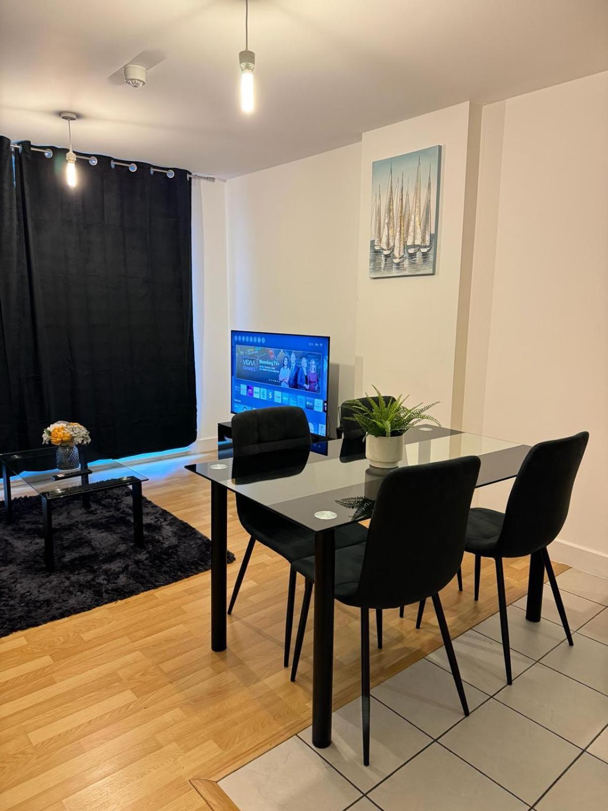 Spacious 2 Bedrooms Apartment In Stratford Londra Esterno foto