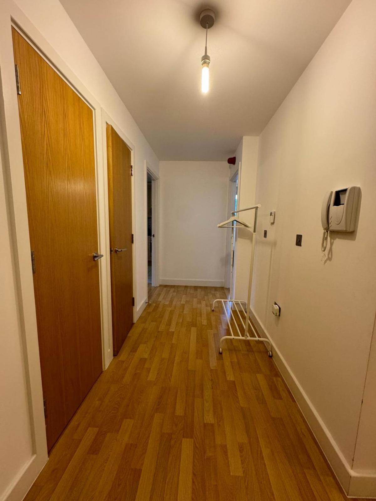 Spacious 2 Bedrooms Apartment In Stratford Londra Esterno foto