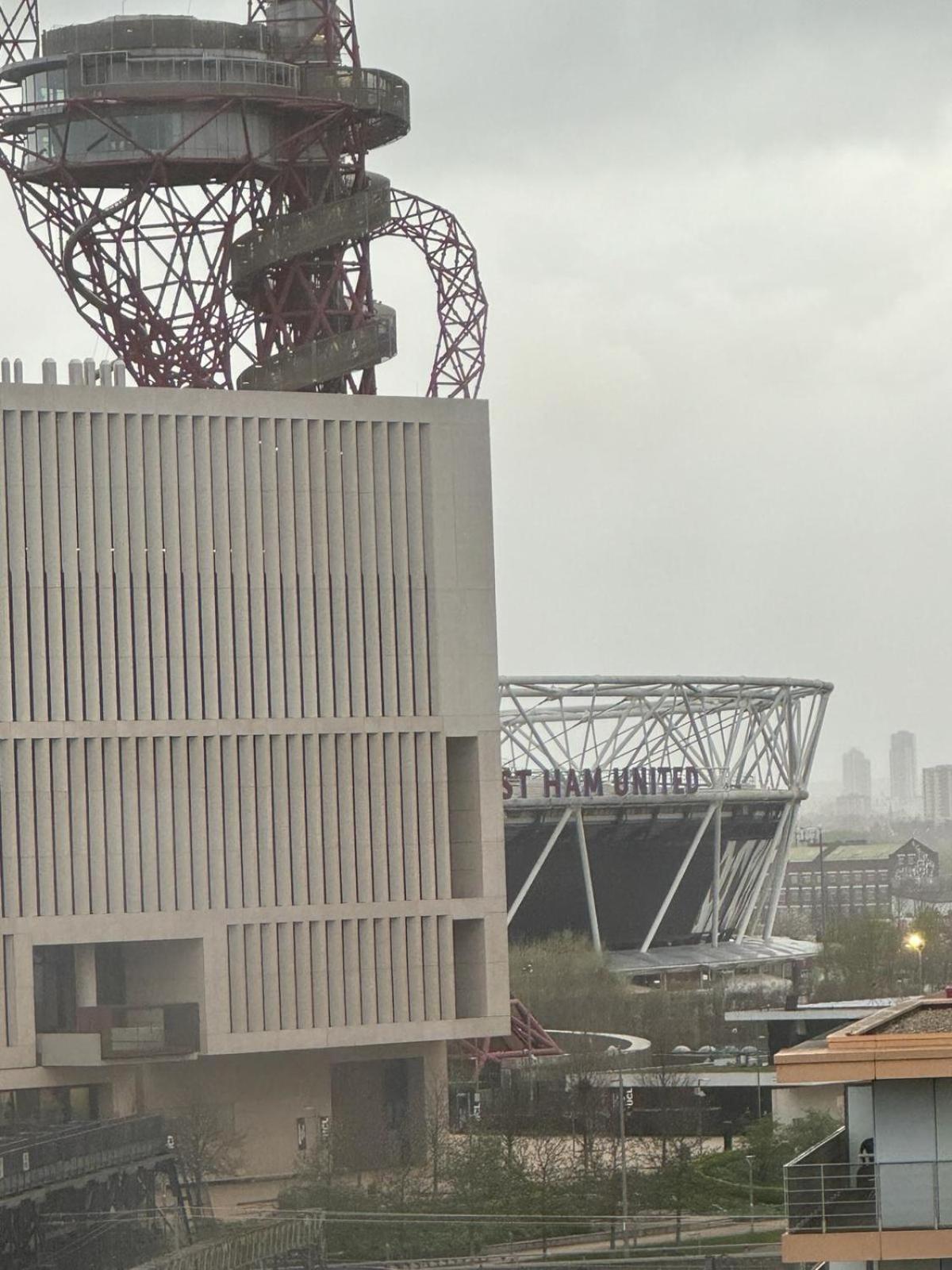 Spacious 2 Bedrooms Apartment In Stratford Londra Esterno foto